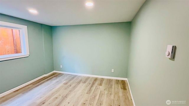 9040 17th Avenue SW, Seattle, WA 98106