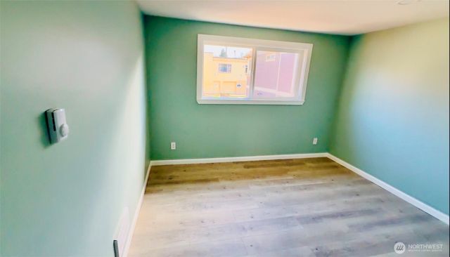 9040 17th Avenue SW, Seattle, WA 98106