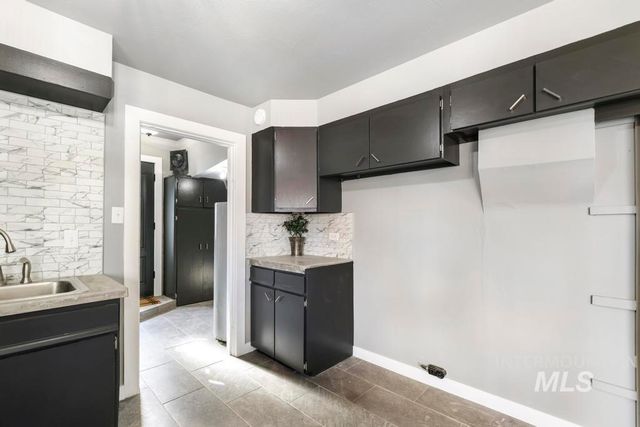 321 6th Ave W, Jerome, ID 83338