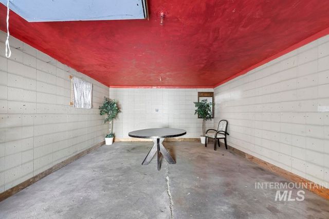 321 6th Ave W, Jerome, ID 83338