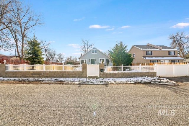 321 6th Ave W, Jerome, ID 83338