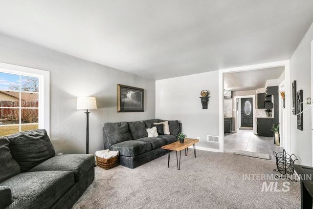 321 6th Ave W, Jerome, ID 83338