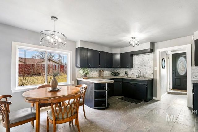 321 6th Ave W, Jerome, ID 83338