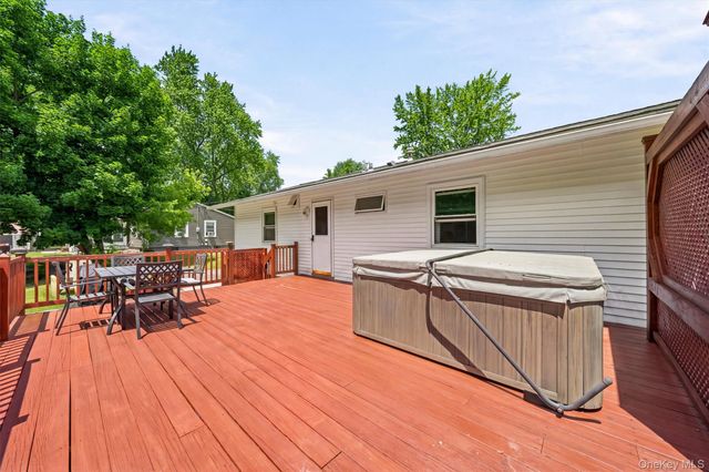 31 Wickham Drive, Warwick, NY 10990