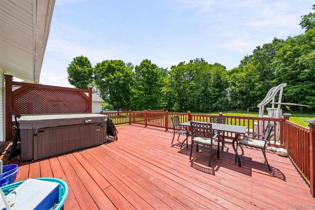 31 Wickham Drive, Warwick, NY 10990