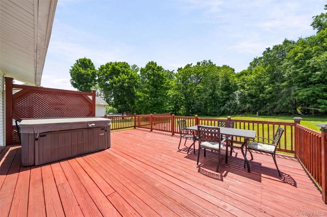 31 Wickham Drive, Warwick, NY 10990