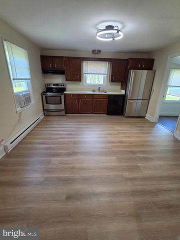 7689 LEEDS MANOR RD, Marshall, VA 20115