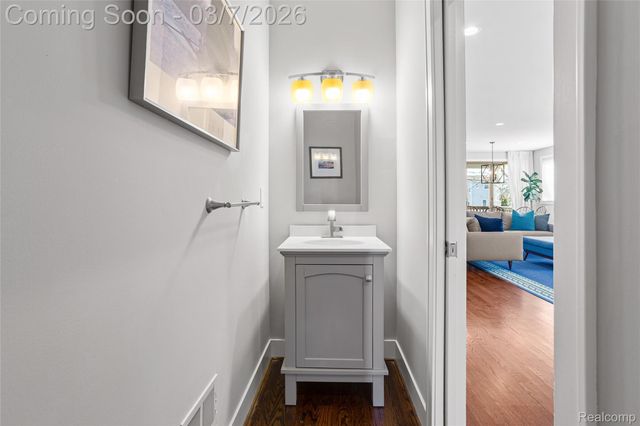 4620 Mankato Avenue, Royal Oak, MI 48073