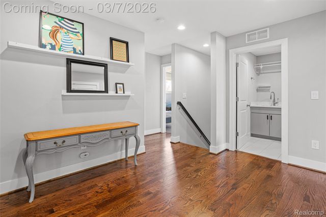 4620 Mankato Avenue, Royal Oak, MI 48073