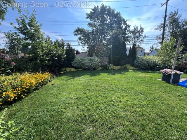 4620 Mankato Avenue, Royal Oak, MI 48073