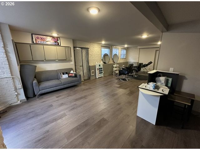 1326 Sw 12TH Ave, Portland, OR 97201