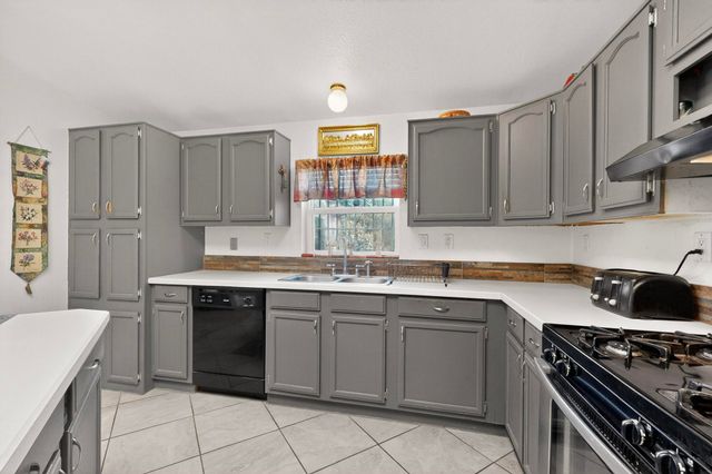 279 Sedillo Road, Tijeras, NM 87059