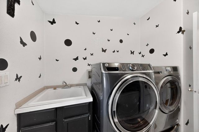 279 Sedillo Road, Tijeras, NM 87059