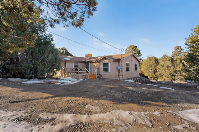 279 Sedillo Road, Tijeras, NM 87059