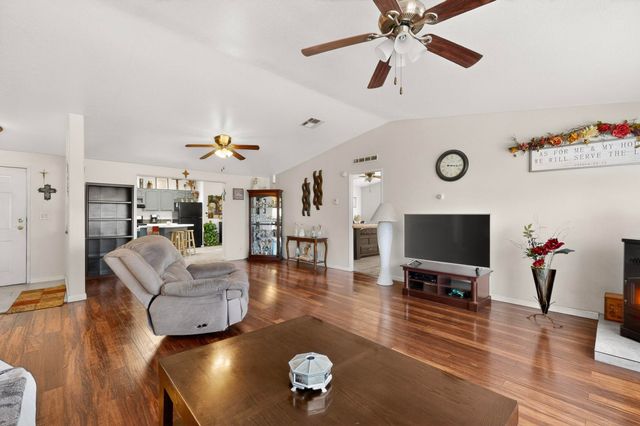 279 Sedillo Road, Tijeras, NM 87059