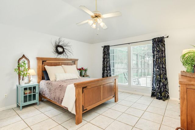 105 Plum Circle, Lake Jackson, TX 77566