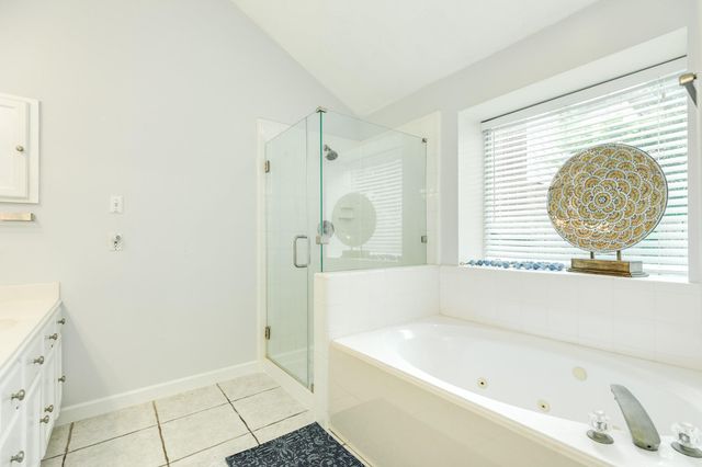 105 Plum Circle, Lake Jackson, TX 77566