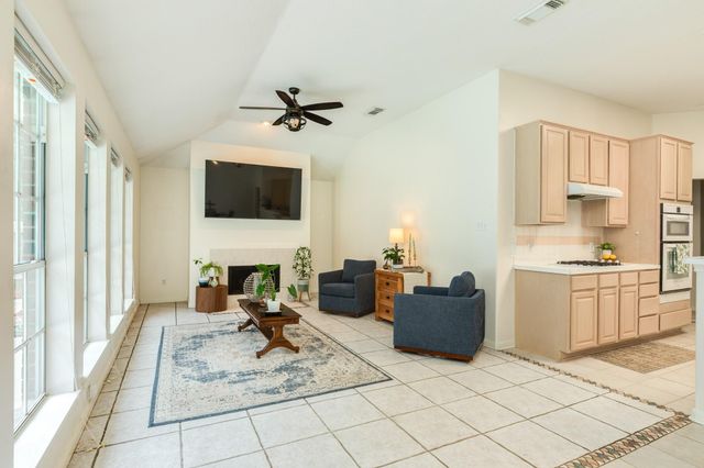 105 Plum Circle, Lake Jackson, TX 77566