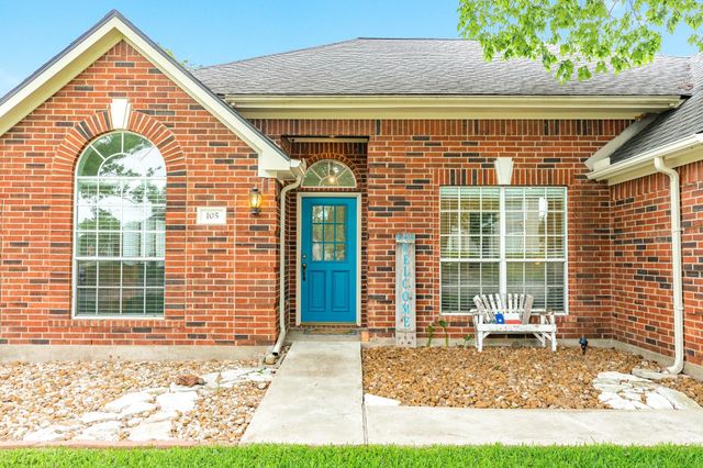 105 Plum Circle, Lake Jackson, TX 77566