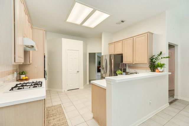 105 Plum Circle, Lake Jackson, TX 77566