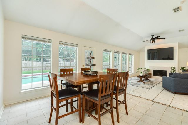 105 Plum Circle, Lake Jackson, TX 77566