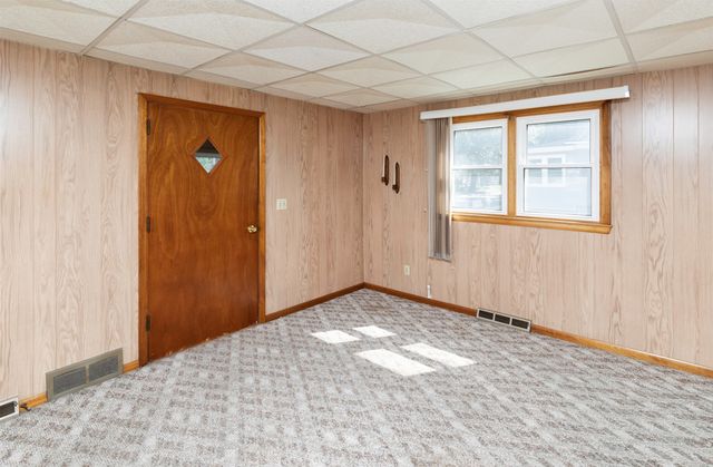 217 E Edison Avenue, Des Moines, IA 50315