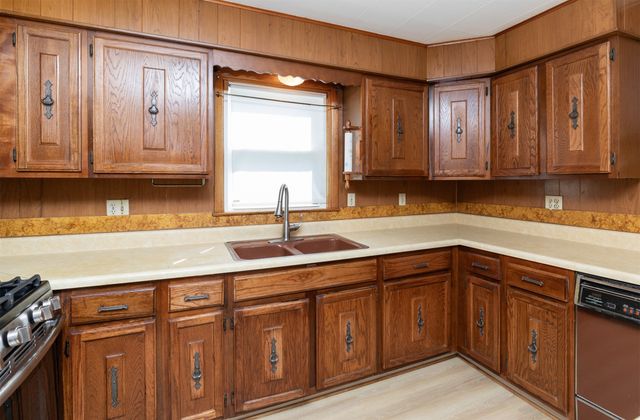 217 E Edison Avenue, Des Moines, IA 50315