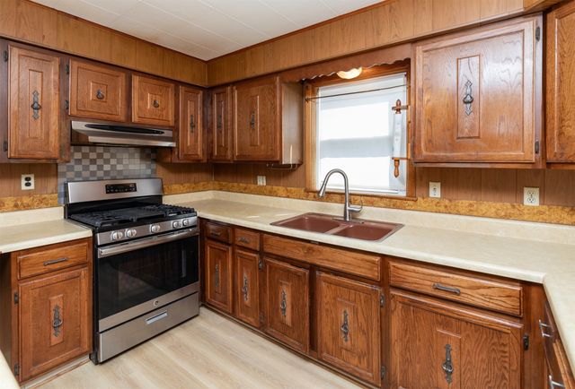 217 E Edison Avenue, Des Moines, IA 50315