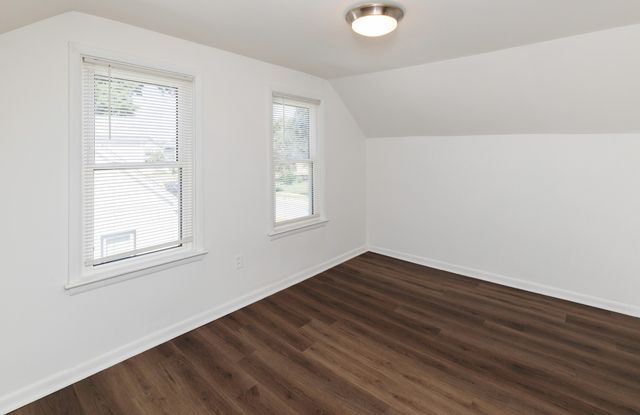 217 E Edison Avenue, Des Moines, IA 50315