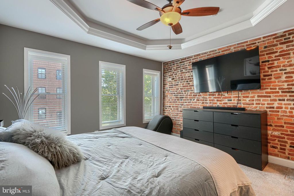 Image 14 of property listing at 3234 ODONNELL ST, Baltimore, MD 21224