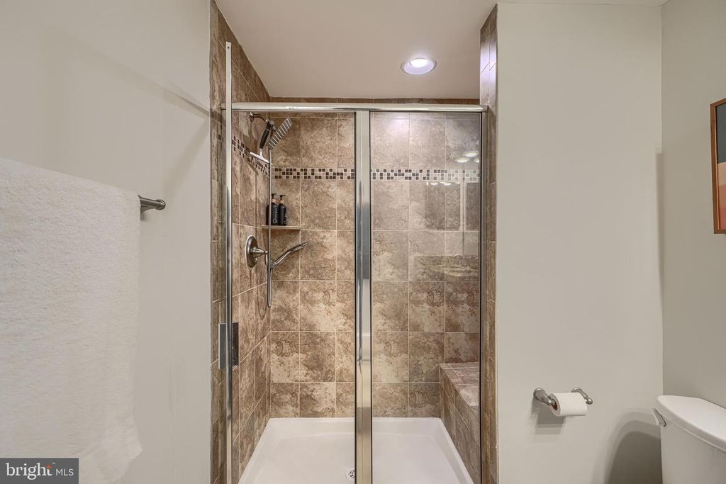 Image 18 of property listing at 3234 ODONNELL ST, Baltimore, MD 21224