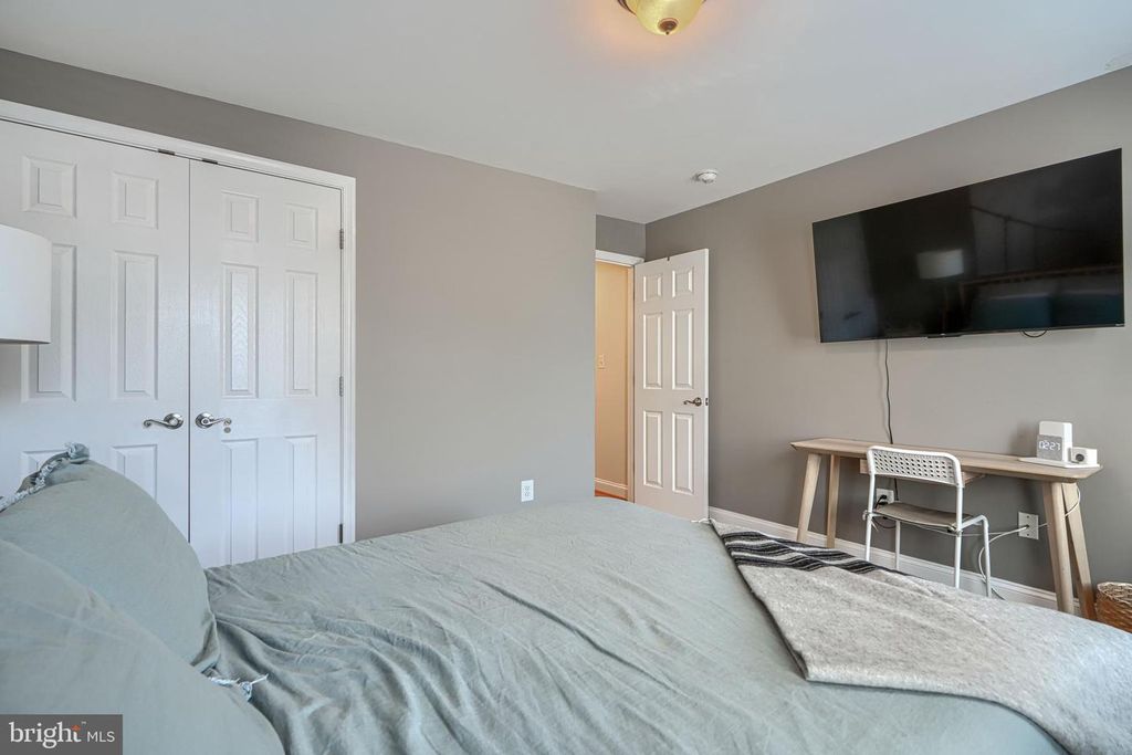 Image 23 of property listing at 3234 ODONNELL ST, Baltimore, MD 21224