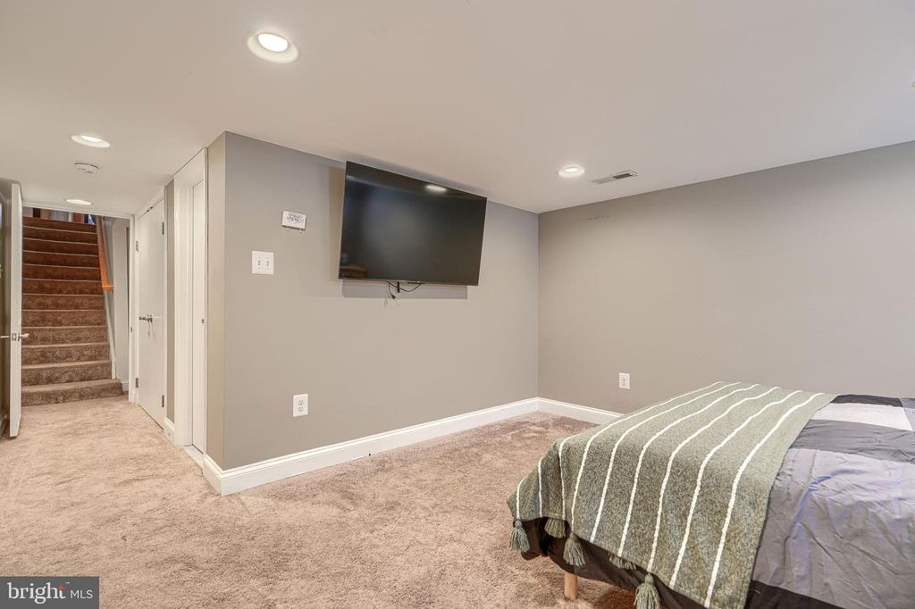Image 29 of property listing at 3234 ODONNELL ST, Baltimore, MD 21224
