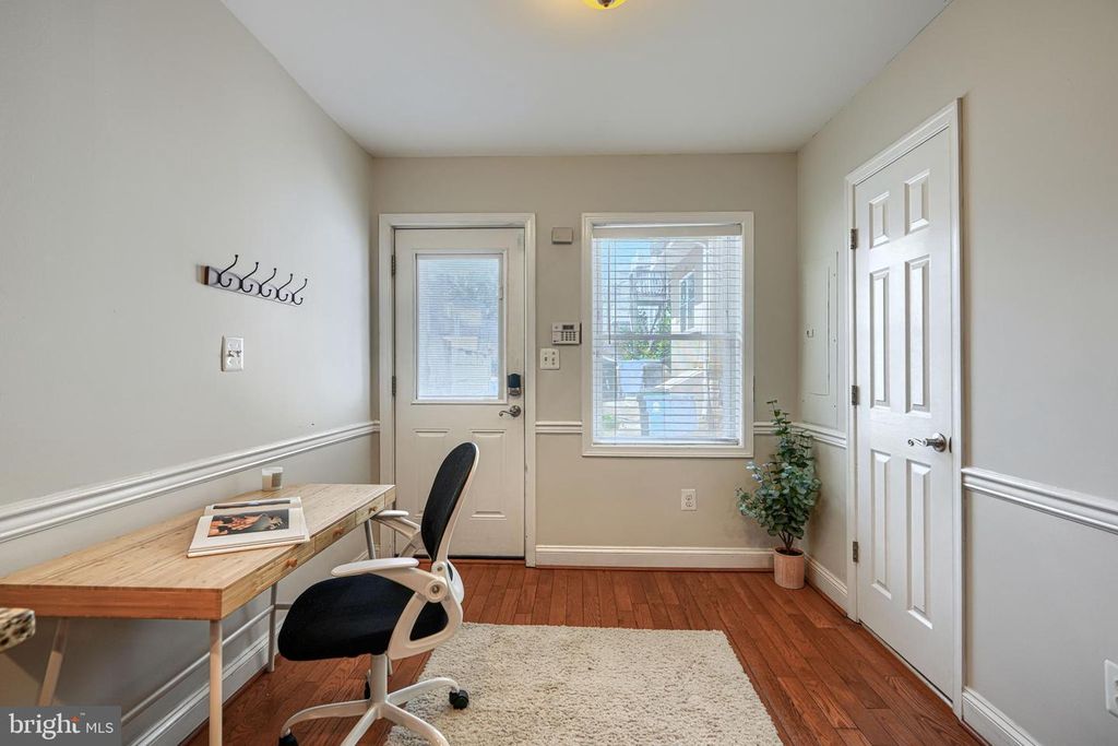 Image 9 of property listing at 3234 ODONNELL ST, Baltimore, MD 21224