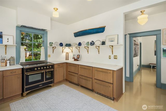 131 Madrona Place E, Seattle, WA 98112
