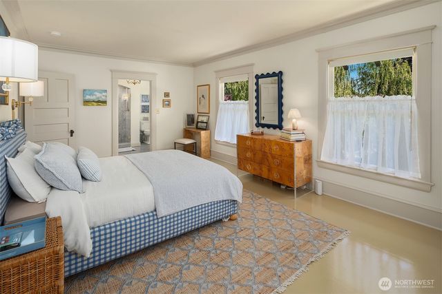 131 Madrona Place E, Seattle, WA 98112