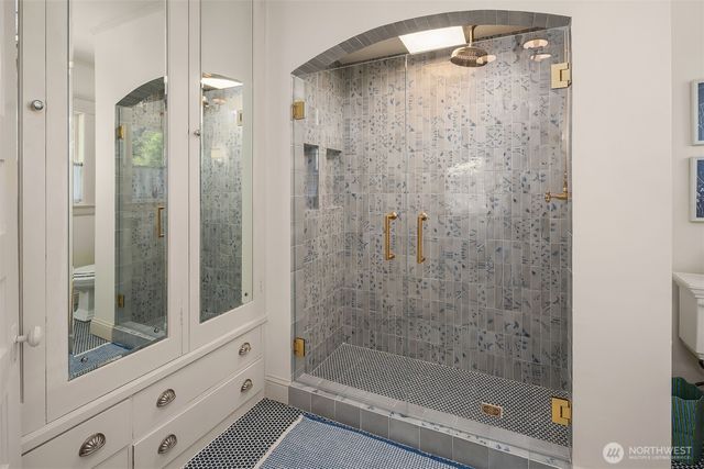 131 Madrona Place E, Seattle, WA 98112