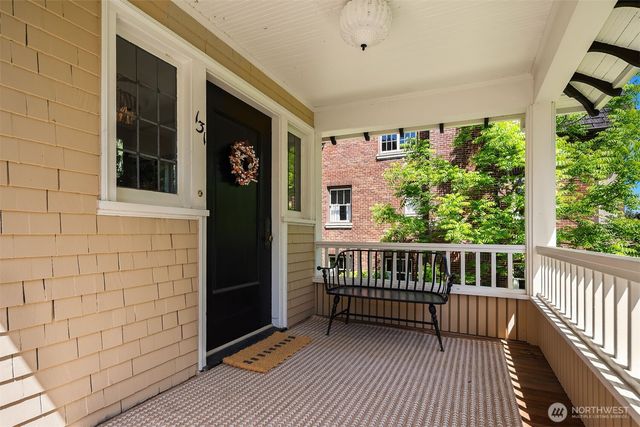 131 Madrona Place E, Seattle, WA 98112