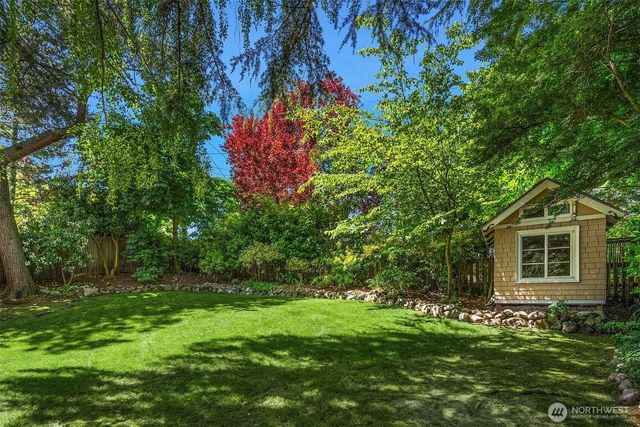 131 Madrona Place E, Seattle, WA 98112