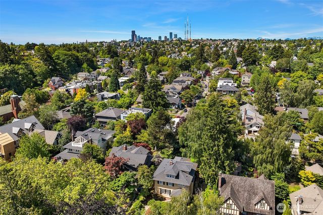 131 Madrona Place E, Seattle, WA 98112