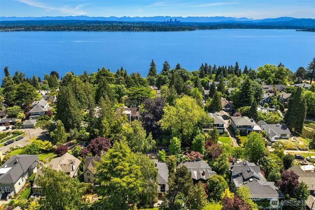 131 Madrona Place E, Seattle, WA 98112