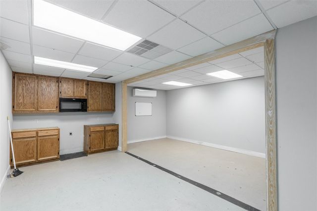 601 N May Street, Madisonville, TX 77864