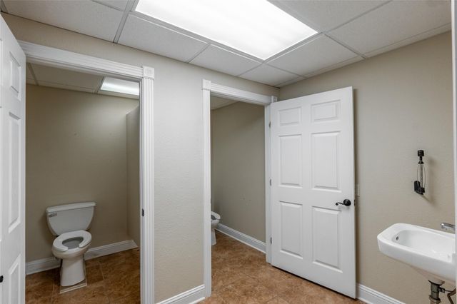 601 N May Street, Madisonville, TX 77864