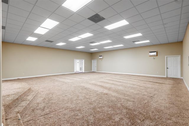 601 N May Street, Madisonville, TX 77864