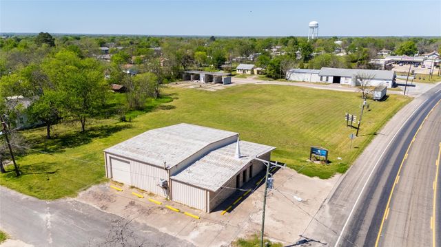 601 N May Street, Madisonville, TX 77864