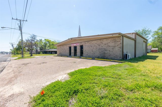 601 N May Street, Madisonville, TX 77864