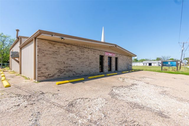 601 N May Street, Madisonville, TX 77864