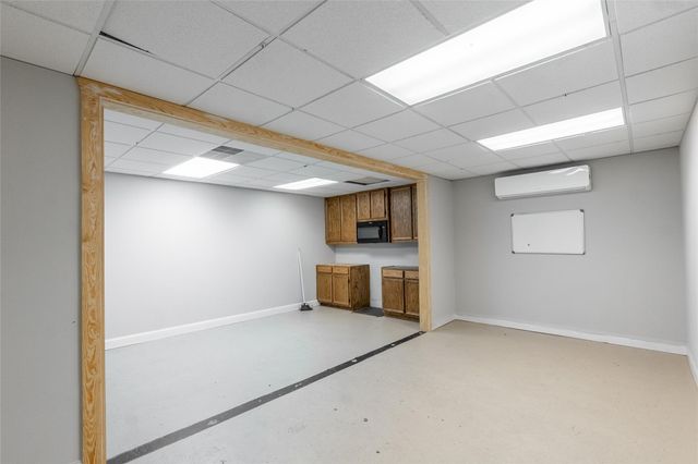 601 N May Street, Madisonville, TX 77864