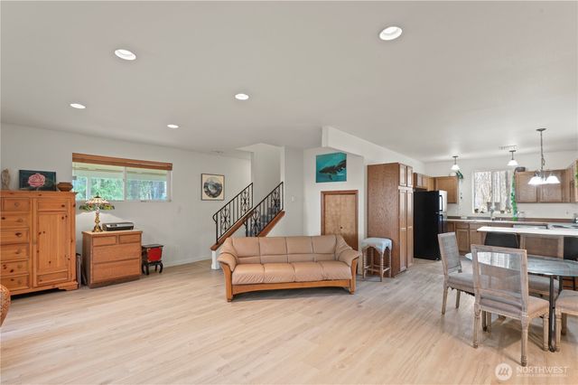 380 N Duckabush Drive E, Hoodsport, WA 98548