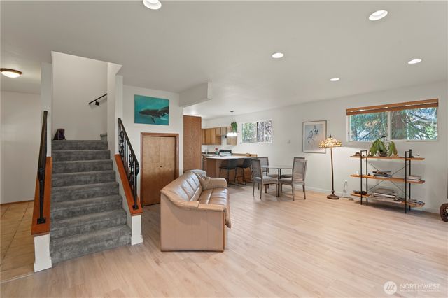 380 N Duckabush Drive E, Hoodsport, WA 98548